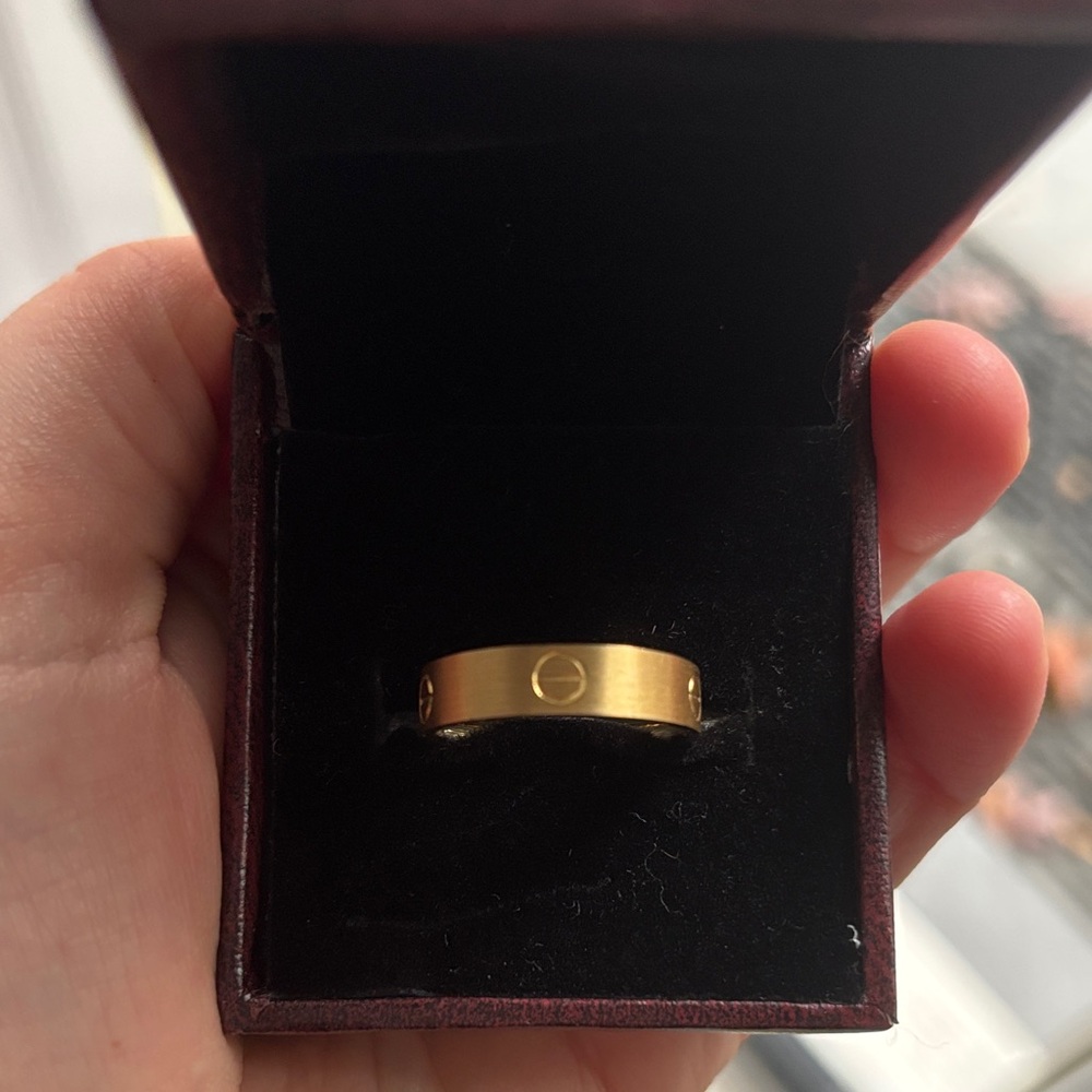 Gold Ring with Screw Motif
